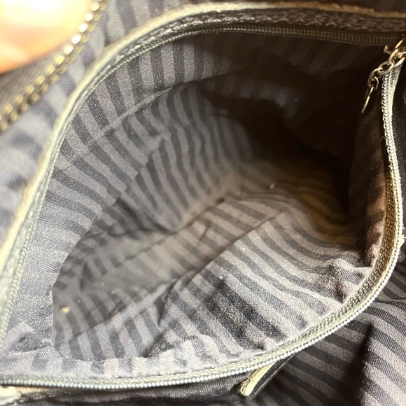 Coach 90s Vintage 6803 Black Leather Hudson Bucket
Crossbody Shoulder Bag Purse - Picture 11 of 16